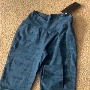 Alphalete blue camo surface path size medium new